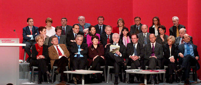 Une grande partie du gouvernement Jospin et François Hollande en mars 2002 lors de la campagne présidentielle. Lionel Jospin sera battu.
