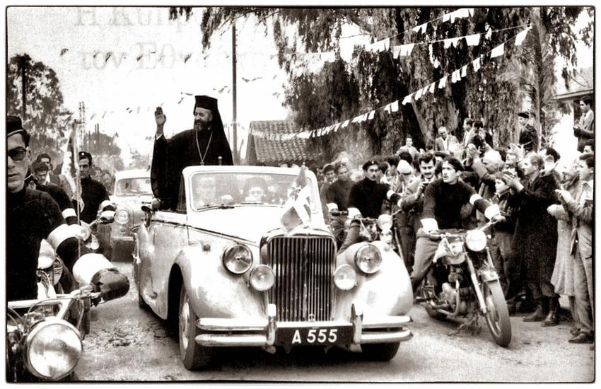 Ο Μακάριος επιστρέφει στην Κύπρο μετά τις συμφωνίες Ζυρίχης - Λονδίνου (1η Μαρτίου 1959). Είχε τότε τον φόβο ότι η «δεσμευμένη» ανεξαρτησία και η ανακήρυξη της Τουρκίας σε εγγυήτρια δύναμη με στρατιωτ