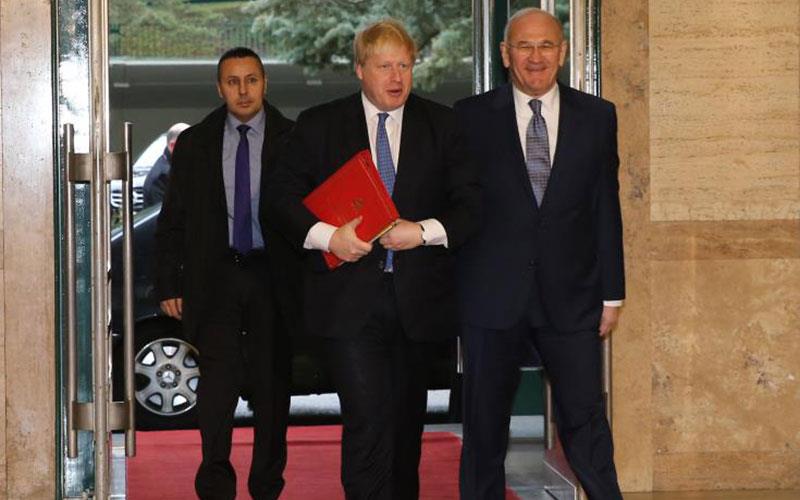 Βρετανός ΥΠΕΞ: Εφικτή η λύση, με συνεχιζόμενη δέσμευση και πολιτική βούληση