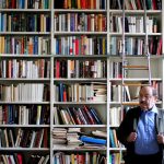 221153-2.umberto-eco-in-library