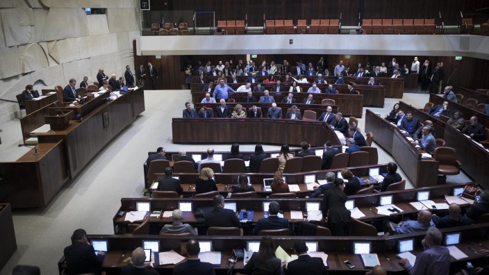 View of the plenum hall in the Israeli parliament on February 06, 2017 where members voted on the second and third reading of the so-called Regulation Bill. (Yonatan Sindel/Flash90)