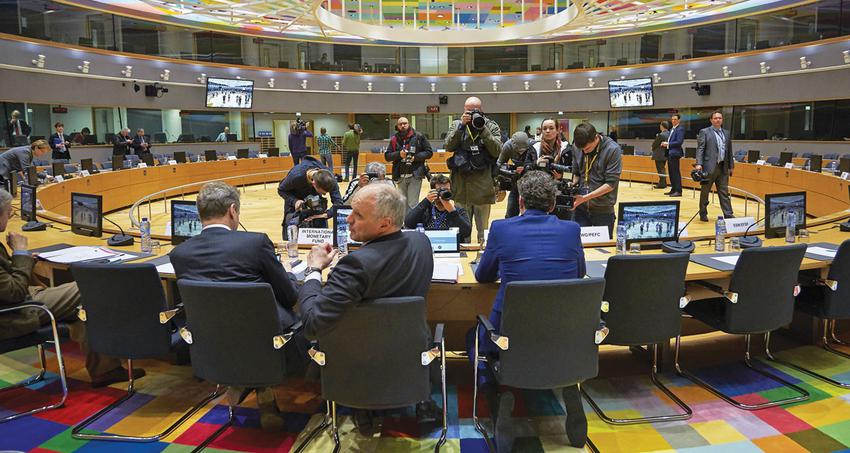 O εκπρόσωπος του ΔΝΤ στην Ευρώπη Πολ Τόμσεν και ο επικεφαλής του Eurogroup Γερούν Ντάισελμπλουμ πριν από τη συνεδρίαση της 20ής Φεβρουαρίου στις Βρυξέλλες. Στο κρίσιμο ραντεβού του Μαρτίου, μια συμφων
