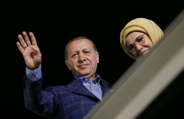 Τι σημαίνει για την Τουρκία του Ερντογάν το οριακό αποτέλεσμα στο δημοψήφισμα