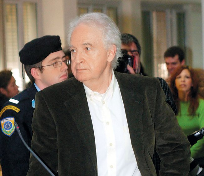 Για τον Χρ. Ξηρό ο Γιωτόπουλος αναφέρει στην επιστολή του: «Ο επαναστάτης βαψομαλλιάς που παραβίασε πέρσι τους όρους της άδειας, παγίδεψε μια ομάδα αγωνιστών, παραμυθιάζοντάς τους ότι τάχα θα οργάνωνε