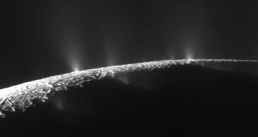 NASA: Ενδέχεται να υπάρχει εξωγήινη ζωή σε δορυφόρο του Κρόνου 