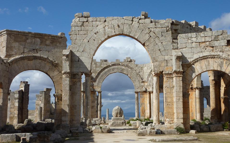 Στη φωτογραφία, η πρωτοβυζαντινή Μονή του Συμεών του Στυλίτη (5ος αι.) στη Συρία. Σελ. 15