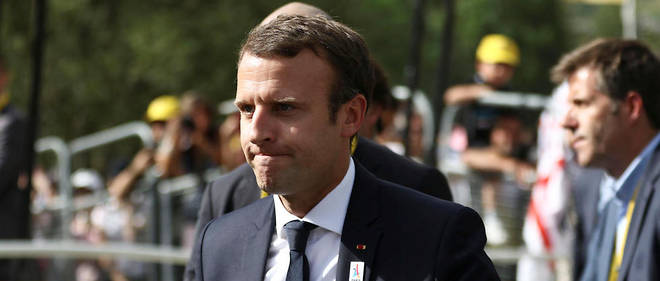 Emmanuel Macron enregistre une forte baisse de sa cote de popularité.