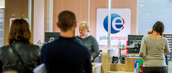 Au total, le nombre de demandeurs d'emploi en catégories A, B et C croît sur trois mois de 1,6 % (+ 86 400).