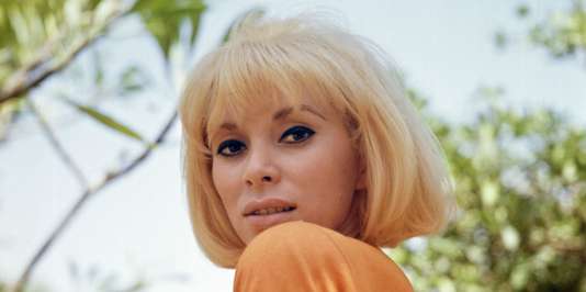Mireille Darc.