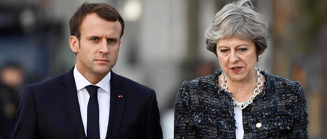 Entente cordiale entre Emmanuel Macron et Theresa May.