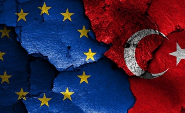 Die Welt: Η Τουρκία έχει κάνει μεγάλα βήματα μακριά από την ΕΕ