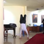 Απίστευτο: Ο πρέσβης του Ισραήλ έκανε κατακόρυφο μπροστά στον πρόεδρο της Β. Μακεδονίας 