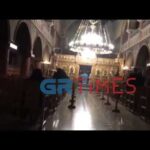 «Κρυπτοχριστιανοί» οι Έλληνες: Από τα χαράματα στις εκκλησίες για να μπορέσουν να προσευχηθούν – Υπό «αστυνομικό κλοιό»