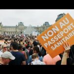 «Σείεται» η Γαλλία από εκατοντάδες χιλιάδες διαδηλωτών κατά του υποχρεωτικού εμβολιασμού: «Μακρόν δικτάτορα» 