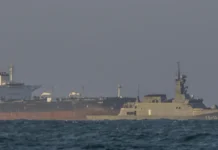 Συνοδεία πολεμικών πλοίων απέπλευσε κονβόι πετρελαιοφόρων από την Βενεζουέλα