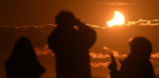 Κυνηγώντας την επόμενη ηλιακή έκλειψη: Πότε, πού και πώς να τη δείτε