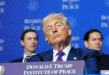 The New York Times: Καθώς ο Τραμπ εξετάζει πλήγματα κατά του Ιράν, αρνείται να παρουσιάσει σαφές επιχείρημα για το «γιατί» ή το «γιατί τώρα»