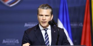 Ο Πιτ Χέγκσεθ λέει ότι «θα υπάρξουν περισσότερες απώλειες» στον πόλεμο των ΗΠΑ με το Ιράν