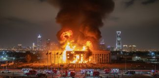 Οι Ιρανοί ανατίναξαν και κατέκαψαν την αμερικανική πρεσβεία στο Ριάντ της Σ.Αραβίας!