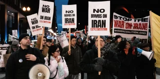 Ο πόλεμος του Τραμπ κατά του Ιράν ήδη χάνει το «εσωτερικό μέτωπο» Νέες δημοσκοπήσεις δείχνουν ότι οι Αμερικανοί τον αποδοκιμάζουν ευρέως