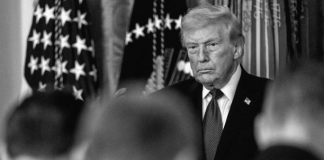 Το The Atlantic για τον πόλεμο του Τράμπ: “Πέφτοντας στον γκρεμό”