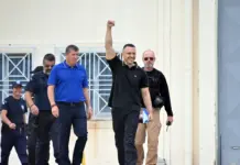 Π. Οικονόμου: Η απάντηση στην άκρα Δεξιά