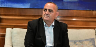 Ο Μπελέρης εκθείασε Κασιδιάρη: «Από τους λίγους Έλληνες που εξέτισε την ποινή του» – Έντονη αντίδραση από το ΠΑΣΟΚ