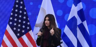 Υπό πίεση η Γκιλφόιλ: Τραμπ και Ρούμπιο εξετάζουν την αποπομπή της από την Αθήνα