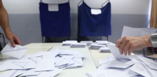 Opinion Poll: Προβάδισμα με 30,3% η ΝΔ, στο 3,6% η διαφορά ΕΛΑΣ – ΠΑΣΟΚ, στη Βουλή ο Κασιδιάρης