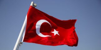 Τουρκία: Αγοράζει ρωσικό ντίζελ και αυξάνει κατά 229% τις δαπάνες για εξοπλισμούς