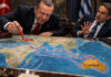 Η γεωπολιτική ενηλικίωση που δεν ήρθε ποτέ και η «επταετία» Μητσοτάκη που συρρίκνωσε τη χώρα