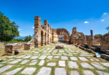 Τα dessous των Οστών και των Κειμηλίων